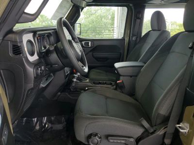 2026 Jeep Wrangler — photo 17 view
