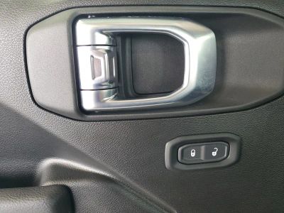 2026 Jeep Wrangler — photo 14 view