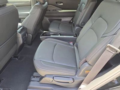 2026 Nissan Pathfinder — photo 17 view