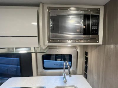 2023 Thor Motor Coach RIZE — photo 10 view