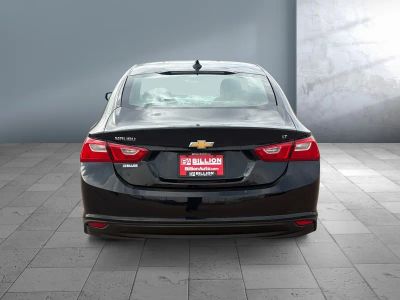 2017 Chevrolet Malibu - Photo 5