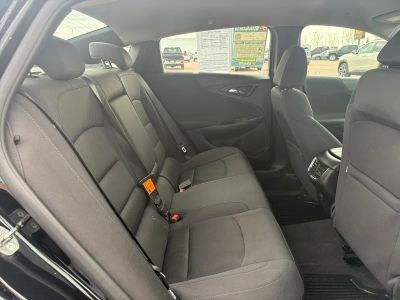 2017 Chevrolet Malibu - Photo 14
