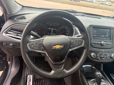 2017 Chevrolet Malibu - Photo 19