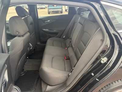 2017 Chevrolet Malibu - Photo 18