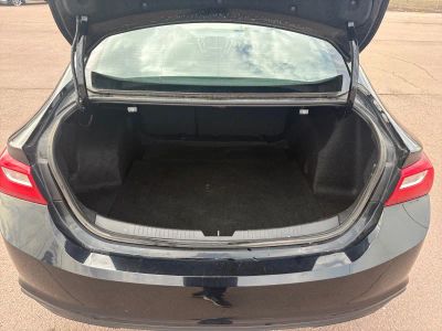 2017 Chevrolet Malibu - Photo 17