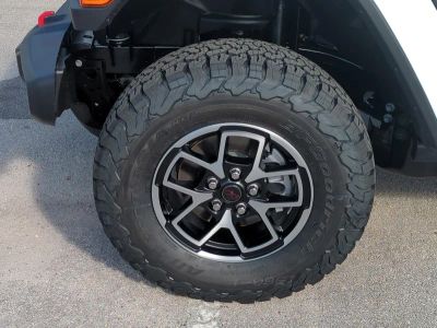 2026 Jeep Wrangler — photo 11 view