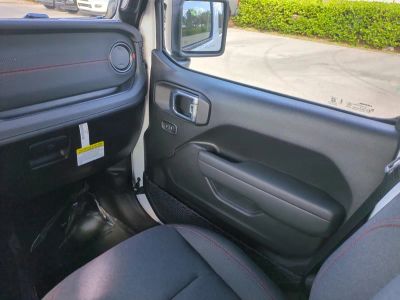 2026 Jeep Wrangler — photo 18 view