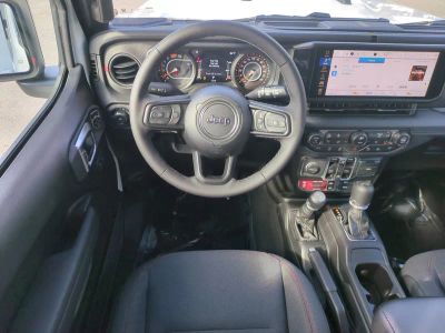 2026 Jeep Wrangler — photo 17 view