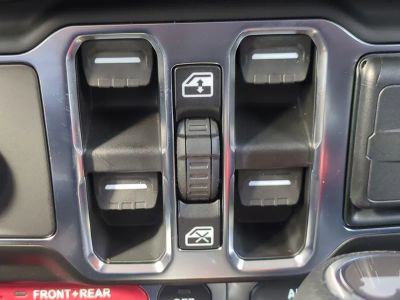 2026 Jeep Wrangler — photo 25 view