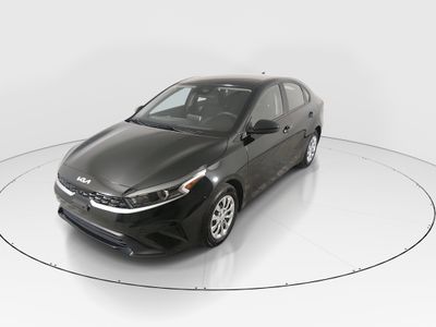 2023 Kia Forte - Photo 3