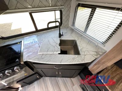 2023 Coachmen RV Freedom Express Ultra Lite - Photo 14