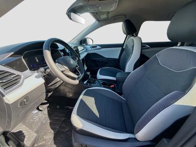 2026 Volkswagen Taos — photo 16 view