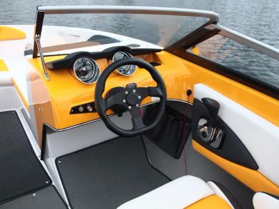 2015 Glastron GTS 207 — photo 8 view