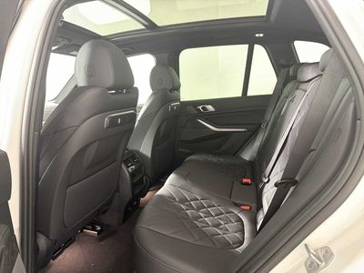 2026 BMW X5 xDrive40i — photo 18 view