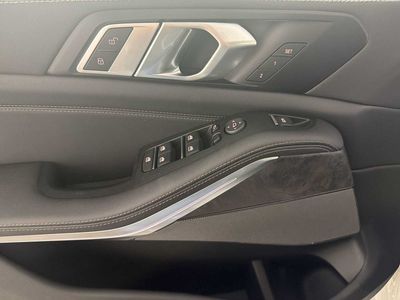 2026 BMW X5 xDrive40i — photo 12 view