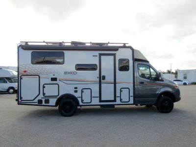 2026 Winnebago EKKO - Photo 18
