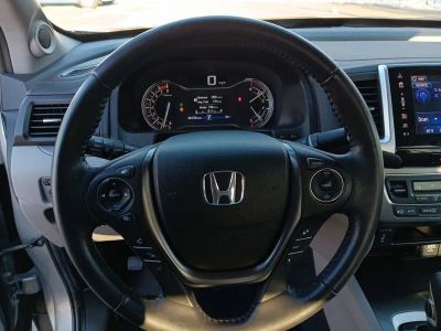 2019 Honda Ridgeline RTL-T — photo 17 view
