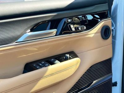 2026 Jeep Grand Wagoneer — photo 18 view