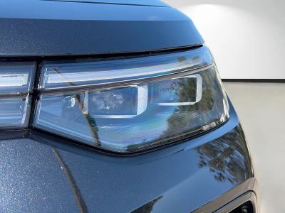 2026 Volkswagen Tiguan — photo 9 view