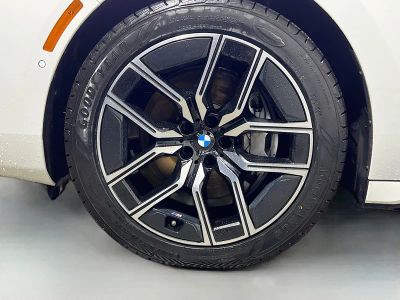 2025 BMW 7 Series — photo 11 view