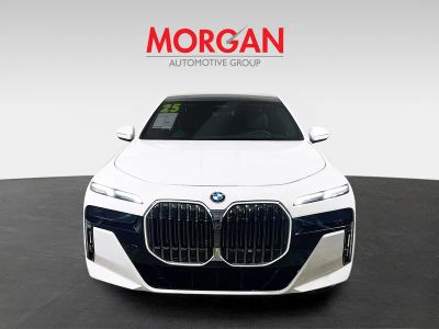 2025 BMW 7 Series — photo 8 view