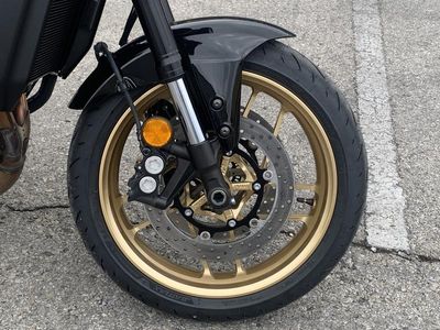 2025 Yamaha XSR900 - Photo 10