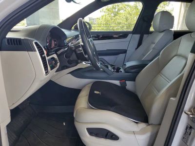 2022 Porsche Cayenne — photo 17 view