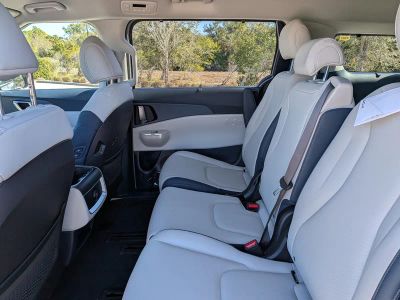 2026 Kia Carnival Hybrid — photo 17 view