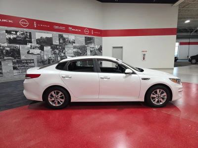 2018 Kia Optima — side profile view
