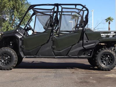2025 Honda Pioneer 1000-6 Deluxe Crew - Photo 3