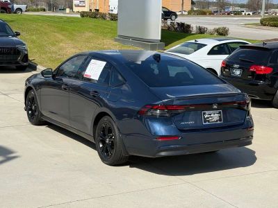 2025 Honda Accord SE - Photo 11