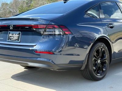 2025 Honda Accord SE - Photo 15