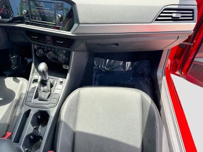 2019 Volkswagen Jetta — photo 16 view