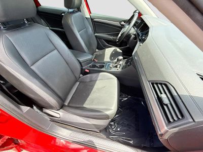 2019 Volkswagen Jetta — photo 13 view