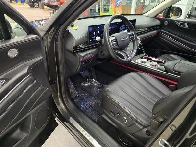 2025 Genesis GV80 — photo 15 view