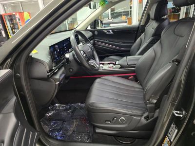 2025 Genesis GV80 — photo 16 view