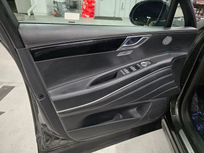 2025 Genesis GV80 — photo 13 view