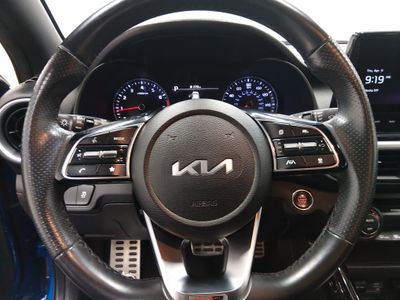 2023 Kia Forte - Photo 12