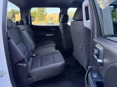 2018 Chevrolet Silverado 1500 — photo 19 view