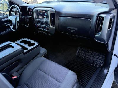2018 Chevrolet Silverado 1500 — photo 17 view
