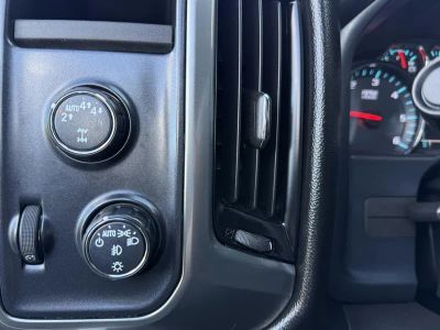 2018 Chevrolet Silverado 1500 — photo 22 view