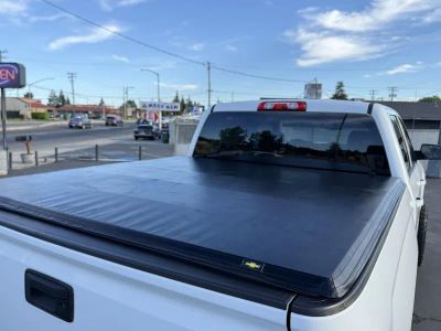 2018 Chevrolet Silverado 1500 — engine compartment view