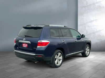 2012 Toyota Highlander — engine compartment view