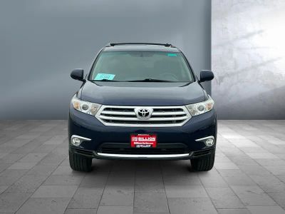 2012 Toyota Highlander — side profile view