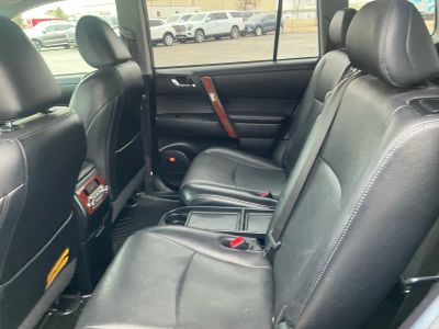 2012 Toyota Highlander — photo 16 view