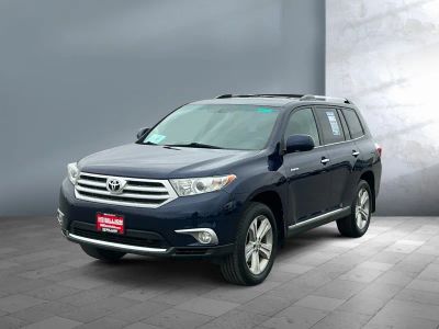2012 Toyota Highlander — front three-quarter view
