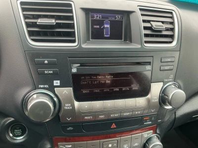 2012 Toyota Highlander — photo 11 view