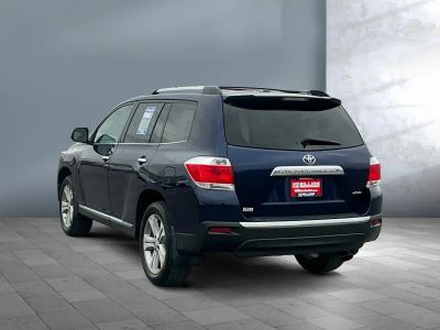 2012 Toyota Highlander — interior view