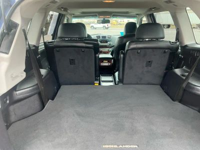 2012 Toyota Highlander — photo 17 view
