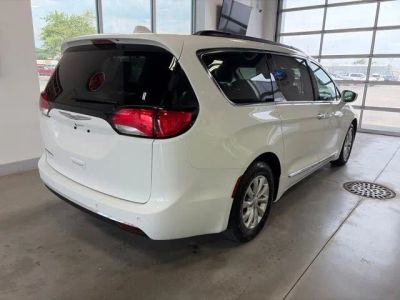 2017 Chrysler Pacifica — interior view